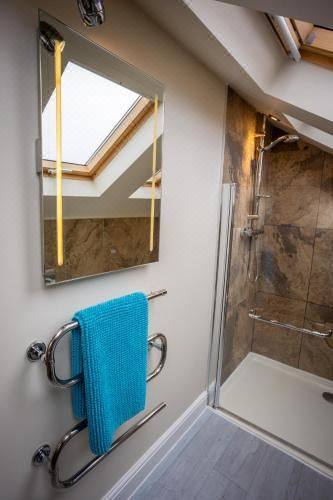 Birds Nest, Romantic Getaway with Stunning Views One-Bedroom Apartment