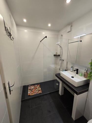 一卧室公寓（带阳台）