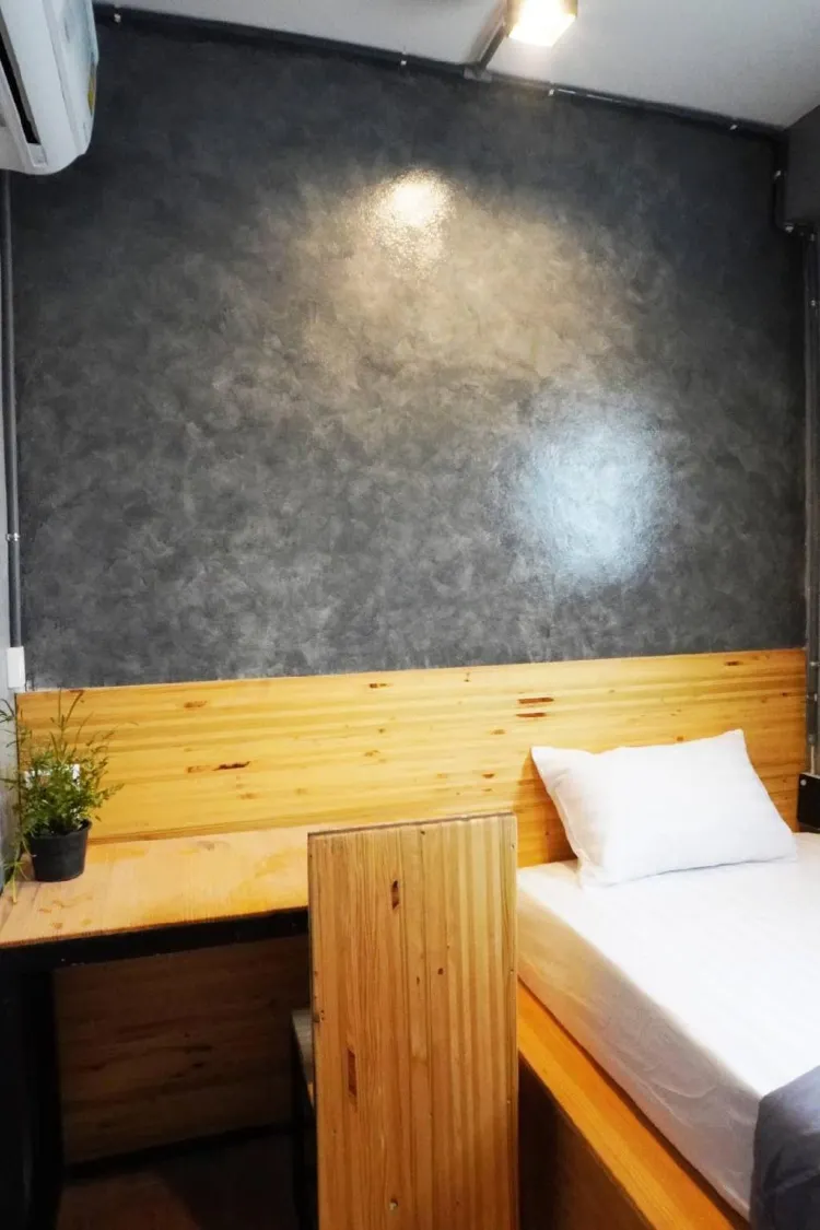 Single Bedroom-with 1 Super Single Bed