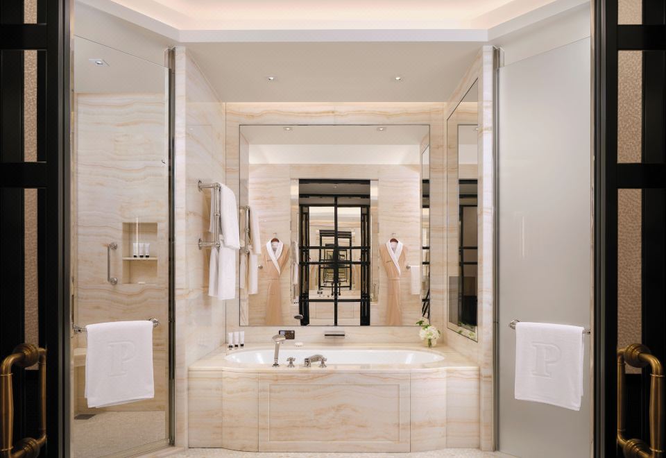 豪华特大床套房