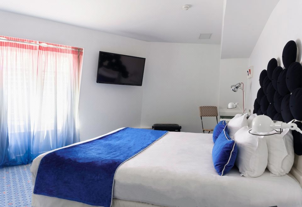 Family Room, 2 Bedrooms-Complimentary Soft Minibar, Courtesy Tray, Digital Press, Fitness, Sauna