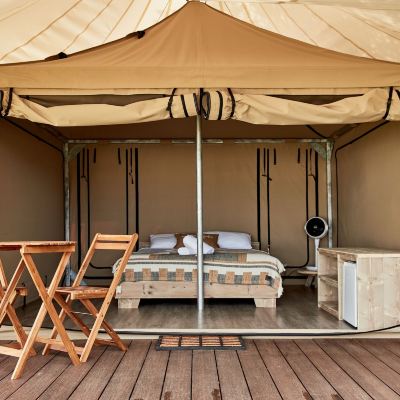 Comfort Tent, 1 Queen Bed, Beachside