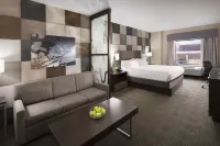 Holiday Inn Express & Suites OKLAHOMA CITY DWTN - BRICKTOWN by IHG Hotel a 