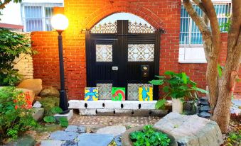 Gallery Family Hotel - Housity