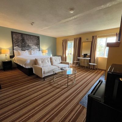 Honeymoon Room, 1 King Bed, Non Smoking, Jetted Tub Jolly Roger Inn & Resort Promo Code