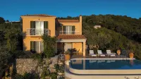 Artblue Villas