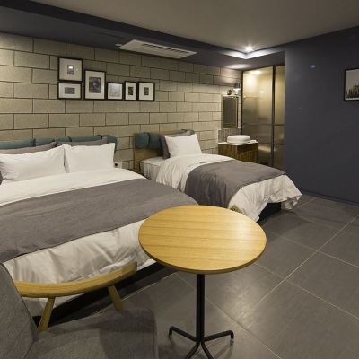 04 Twin Room 브라운 도트 워터파크 쿠폰