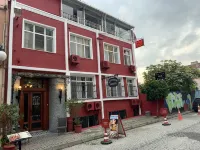 Antique Hostel Hotele w: 