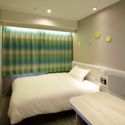 Standard Semi-Double Room, Single Room, Non-Smoking (Non-Smoking Small Double Room A (for 2 People)) JR西日本グループ ヴィアイン新大阪正面口 クーポン