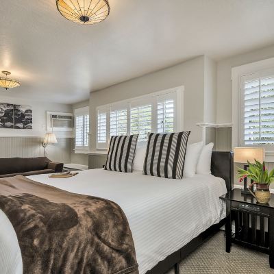 Luxury Room, 1 King Bed With Sofa Bed (Palisades) Craftsman Inn Promo Code