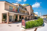 Guesia Village Hotel e Spa Отели в г. 