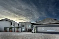 Tredenham Boutique Hotel Hotele w: 