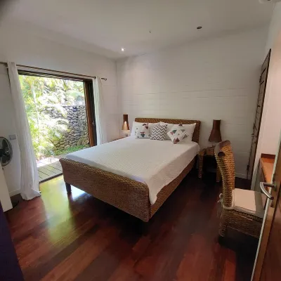 Stunning ocean views in completely renovated villa just 5 minutes from the beach Hotels in 