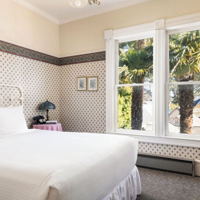 Queen Room-Upstairs Centrella Inn Promo Code