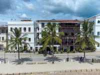 Mizingani Seafront Hotel Hotele w: 