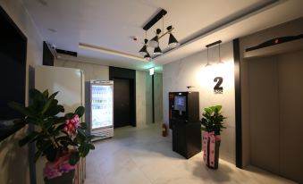 Changwon Myeongseodong Hotel Laon - Housity