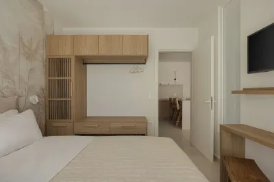 Swan Lake Hotels in 
