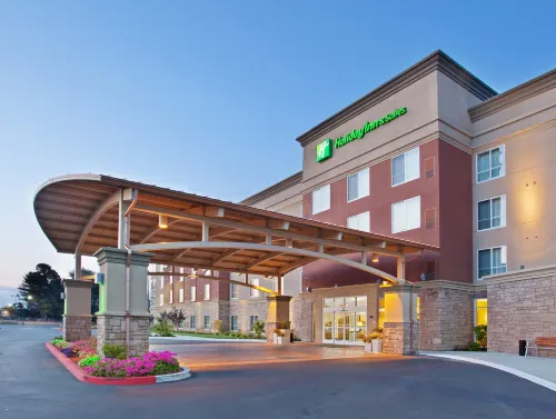 Holiday Inn & Suites OAKLAND - AIRPORT by IHG