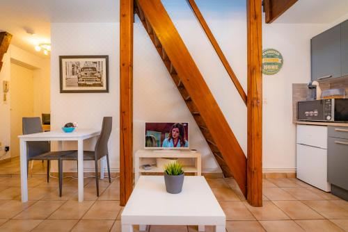 Duplex Dans Centre Ville (Gare;Parking;Wifi) Apartment
