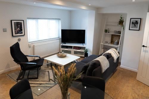 Bower ApartmentOne-Bedroom Apartment