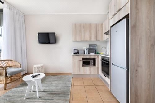 Durban Point Waterfront, 805 Quayside 40 Canalquay RdOne-Bedroom Apartment