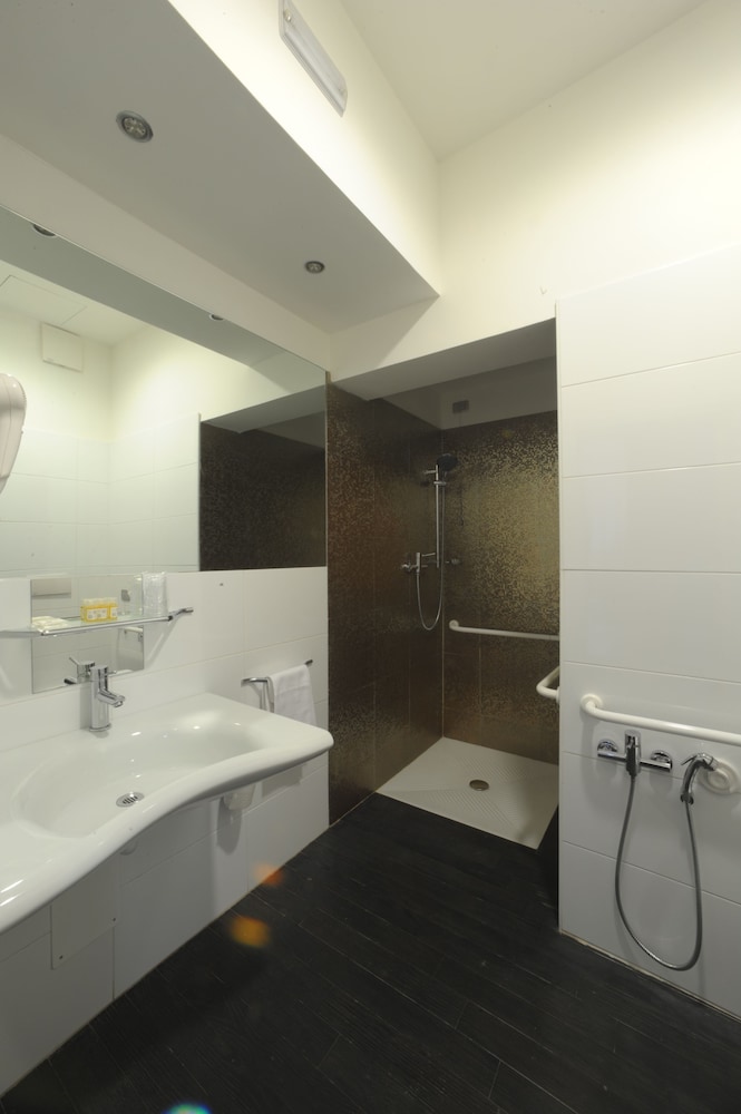 Hotel Aaron经济双人房