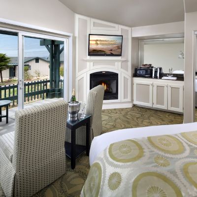 Deluxe King Room with Coastal View