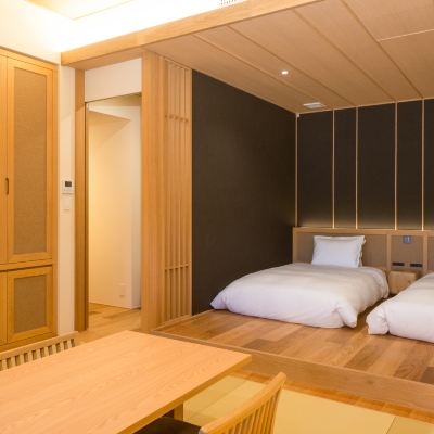 Japanese-Western Style Room With A Semi-Open-Air Bath Using Jizo Hot Spring Water Flowing Directly From The Source [Deluxe] [Japanese-Western Room] [Non-Smoking] 裡草津盪TOU旅館優惠