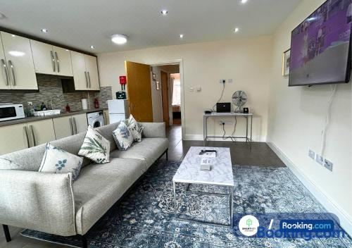 Modern 2 Bed 2 Bath Apartment Free Parking Two-Bedroom Apartment