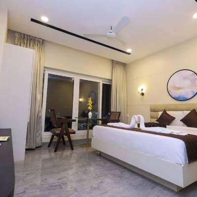 Deluxe Room With City View Eden Roc Promo Code