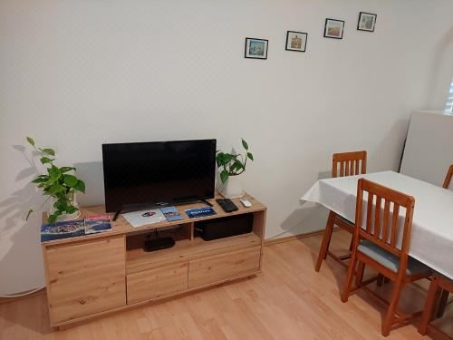 带阳台的两卧室公寓