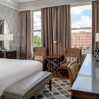 St. Louis Union Station Hotel, Curio Collection by Hilton Các khách sạn gần Nhà thi đấu Scottrade Center