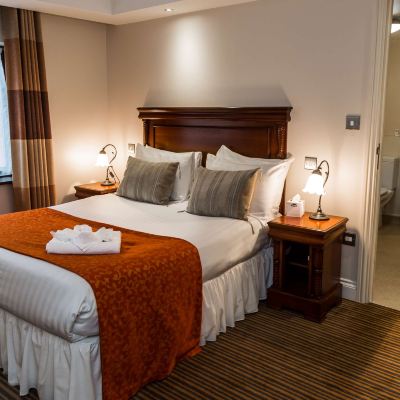 Accessible-1 King, Mobility Accessible, Walk In Shower, Executive Room, Non-Smoking The Casa Hotel Promo Code