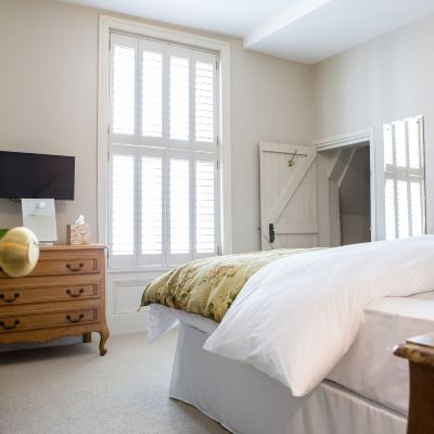 Superior Double Room, Ensuite (Rx 3) Moore House Promo Code