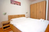 Monaco Grand Apartments by CityBookings