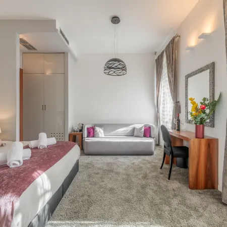 Starlight Luxury Suites