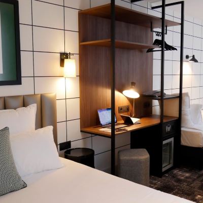 Chambre Quadruple Hotel Moderniste Promo Code