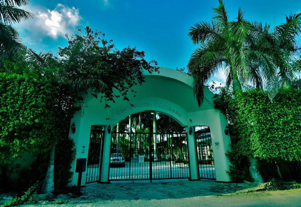 Hotel Tulipanes Cancun, Exterior, Hotel Exterior