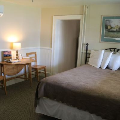 Farmhouse Efficiency Suite Sm 2 Queen Beds (Not Caboose) Red Caboose Motel & Restaurant Promo Code
