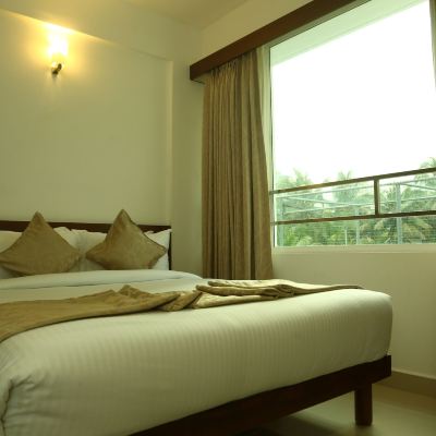 Standard Double Room (Queen) Niko Hotels Promo Code