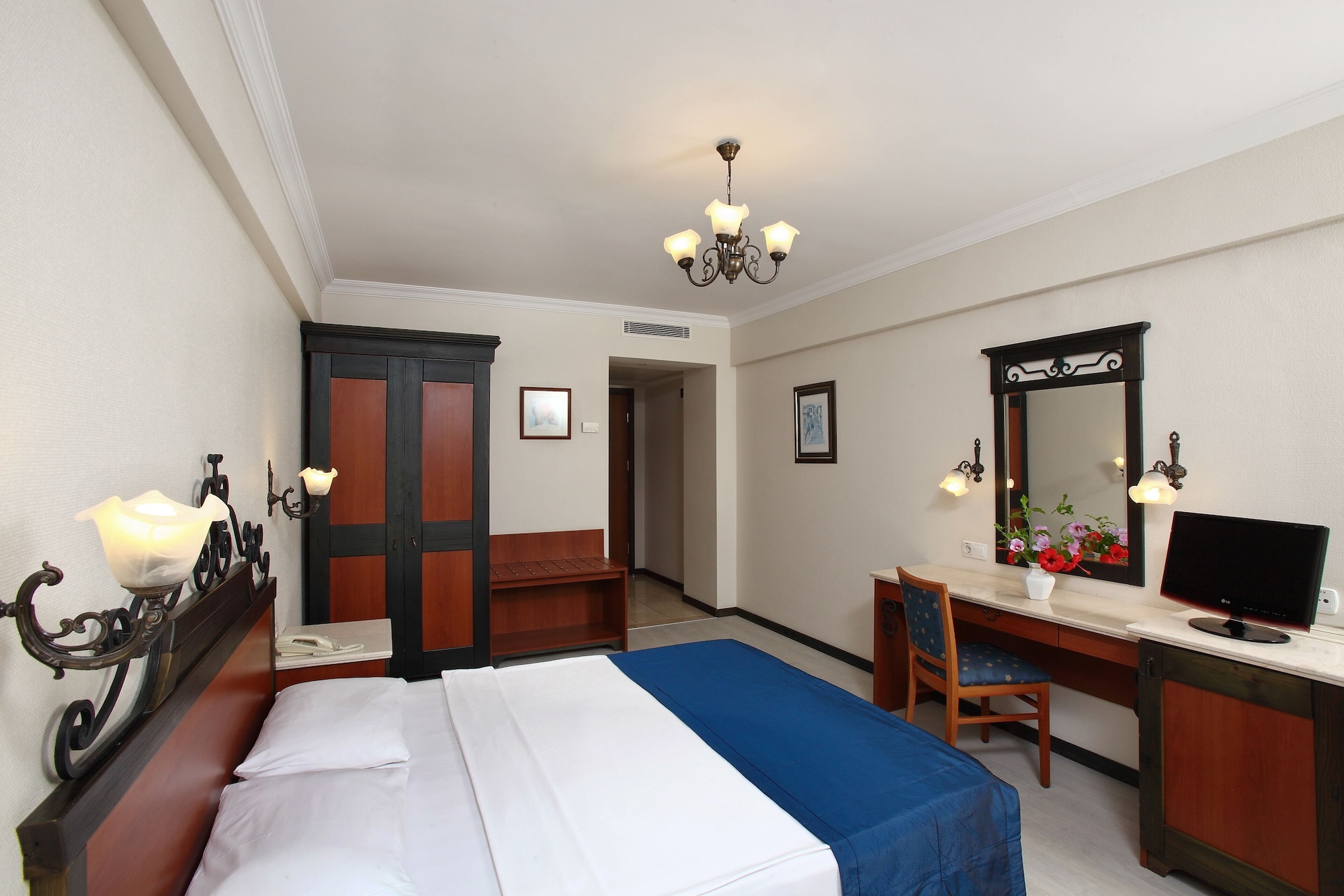 Club Cactus Paradise, Menderes - 2026 Prices & Reviews | Trip.com