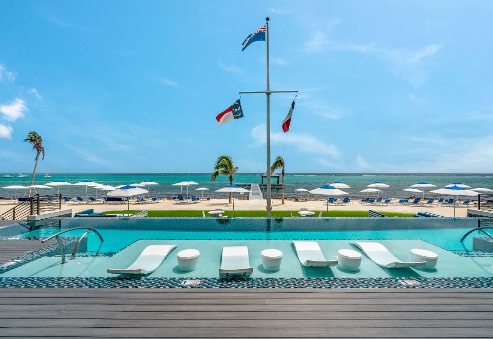 Club Suites at Rum Point