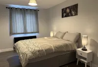 Rochester Apartment-Sleeps 4-Free Parking Hotele w: 