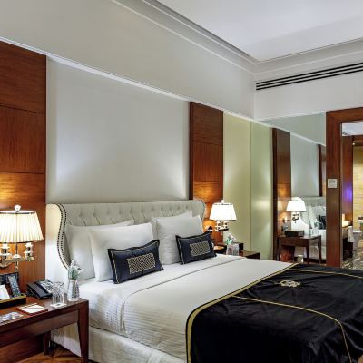 Luxury Resort King Bed Della Resorts Promo Code