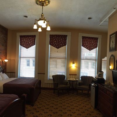 Deluxe Double Room Hotel Millersburg Promo Code