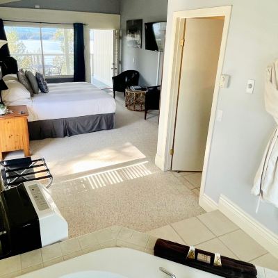 King Room With Balcony And Ocean View Quarrystone House B&B Promo Code