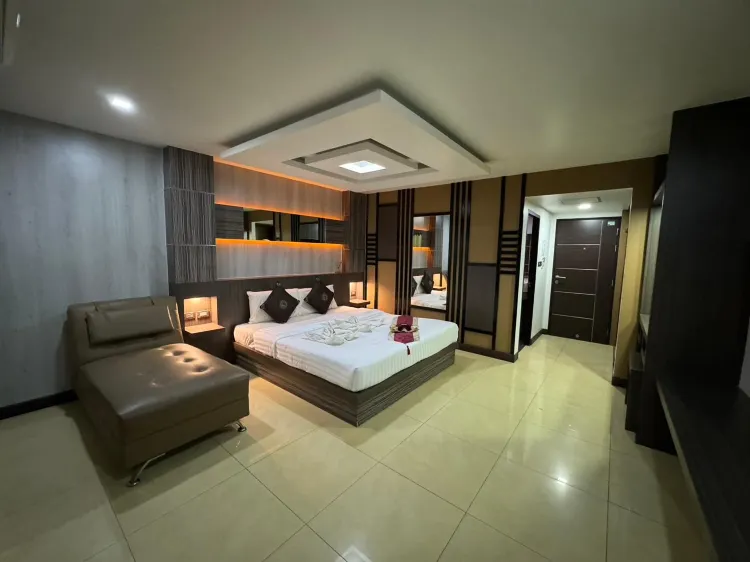 ห้องดีลักซ์ 4 ที่นอน