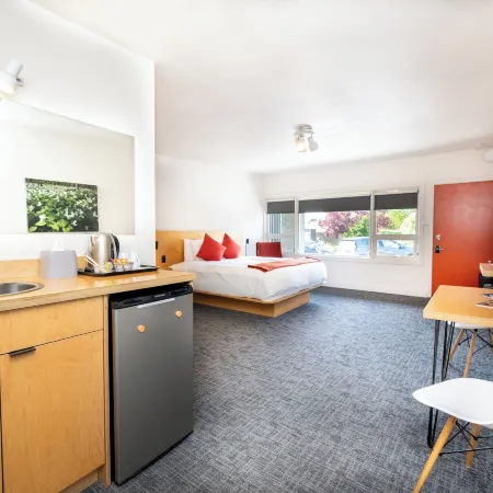Heliotrope Hotel