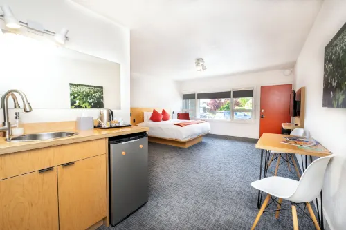 Heliotrope Hotel