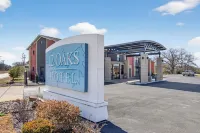 12 Oaks Hotel
